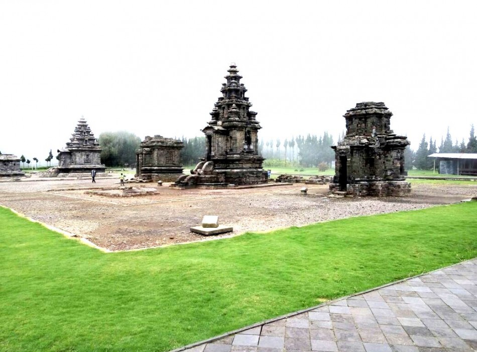 Sunrise Borobudur Dieng Plateau