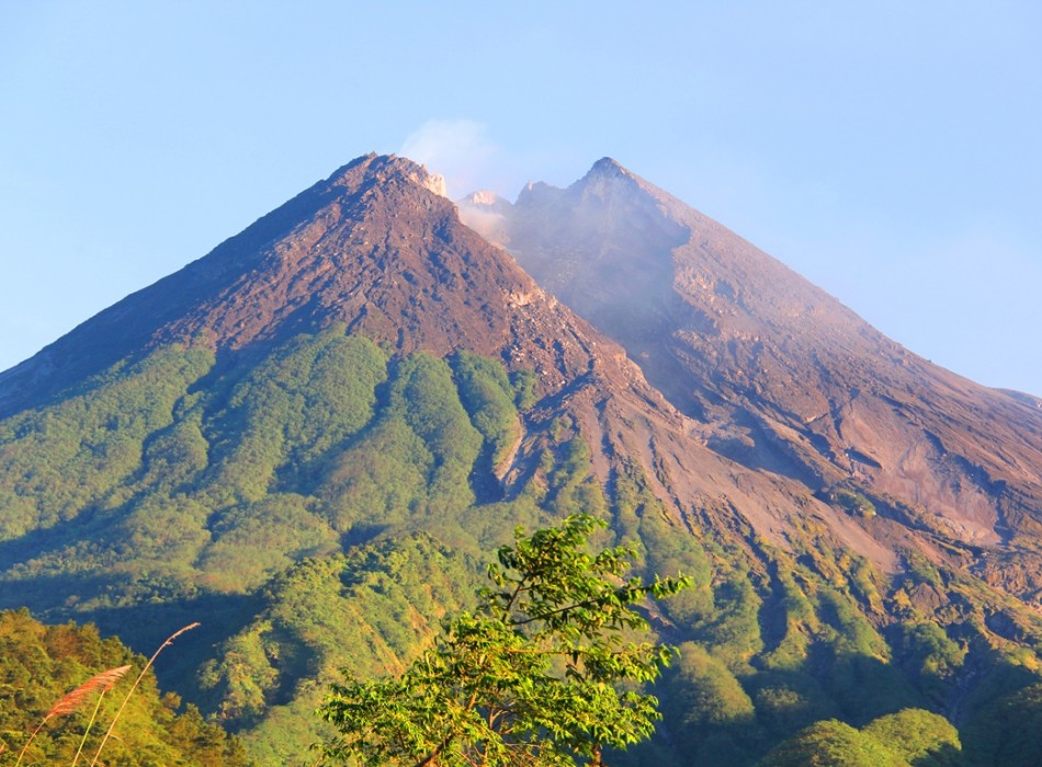 Sunrise Borobudur Merapi Jeep Lava Tour