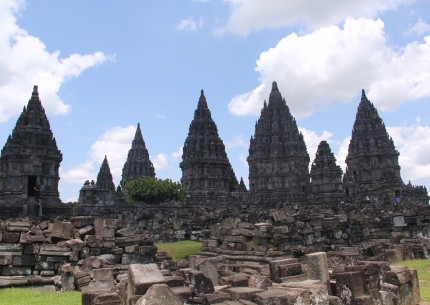 Prambanan Temple Tour with Ramayana Dance