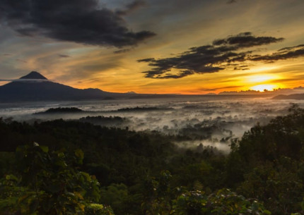 Sunrise Borobudur Merapi Jeep Prambanan