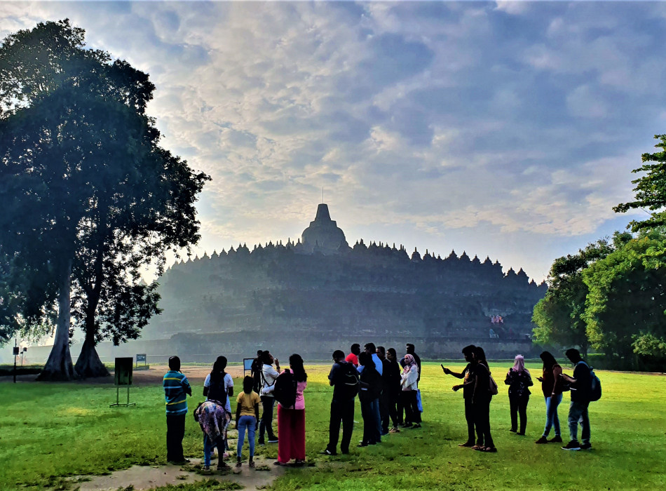 Sunrise Borobudur, Merapi Jeep Prambanan