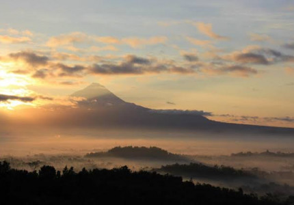 Sunrise Borobudur Prambanan