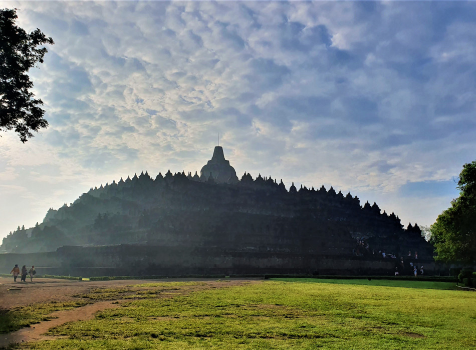 Sunrise Borobudur Prambanan