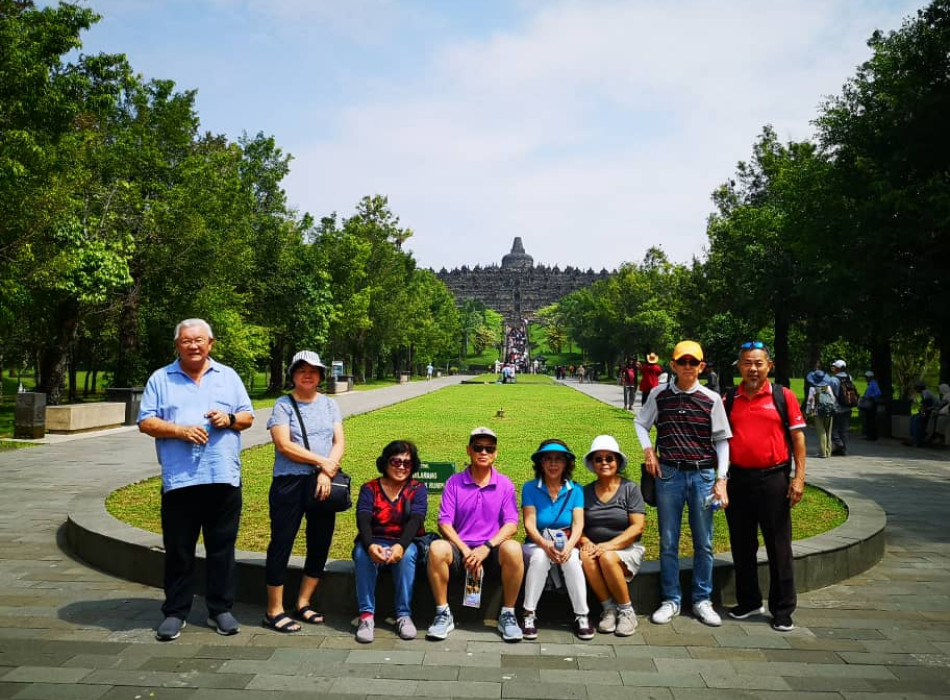 3 Day Private Tours :  Borobudur Merapi Volcano Jeep, Sightseeing & Prambanan Temple