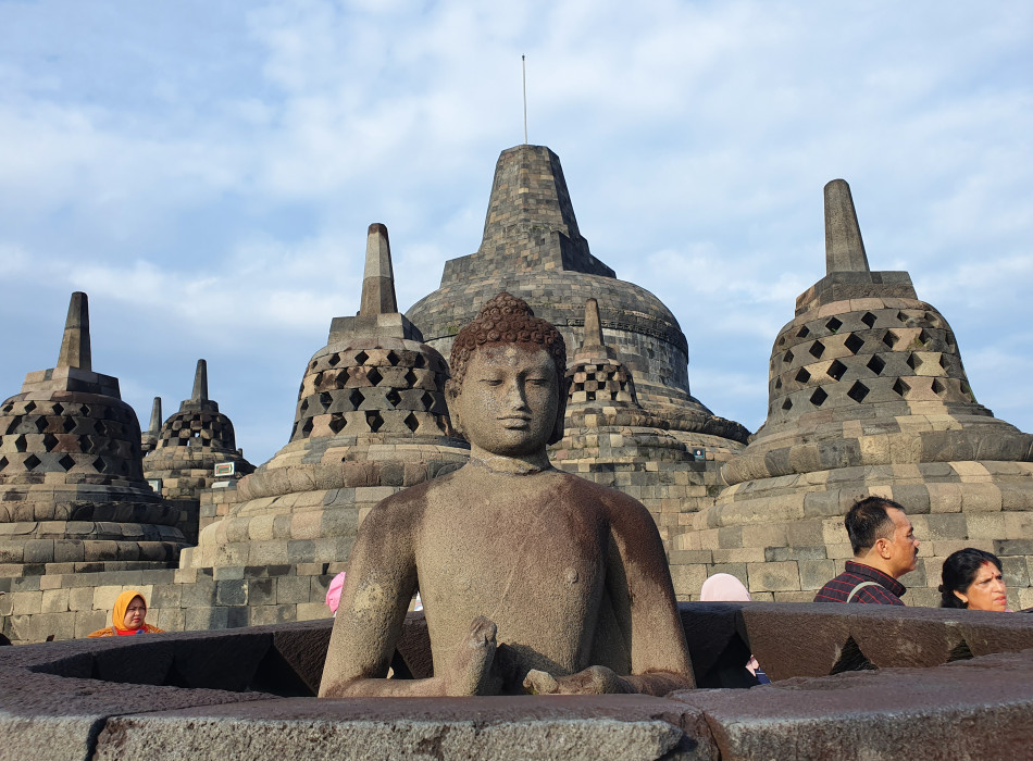 From Yogyakarta: Borobudur & Prambanan Temple Tour