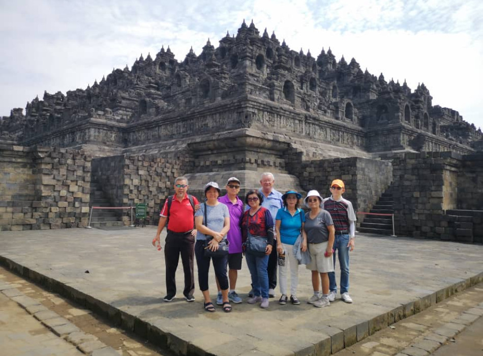 From Yogyakarta: Borobudur & Prambanan Temple Tour