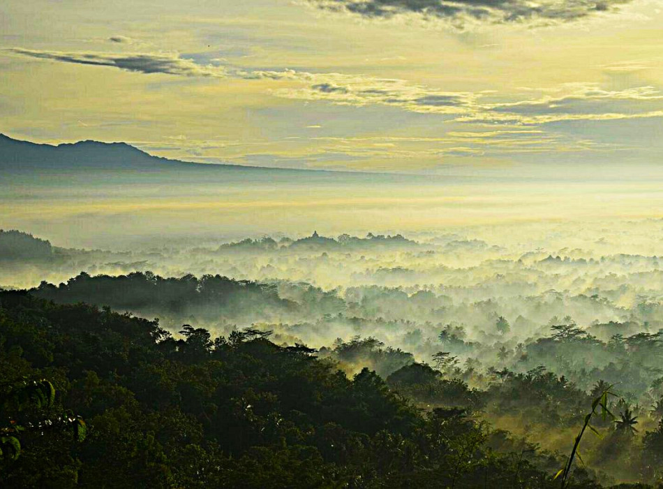 Sunrise Borobudur Dieng Plateau