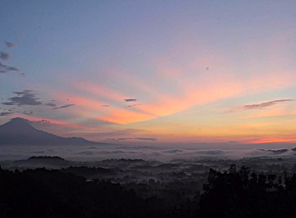 Sunrise Borobudur Merapi Jeep Lava Tour