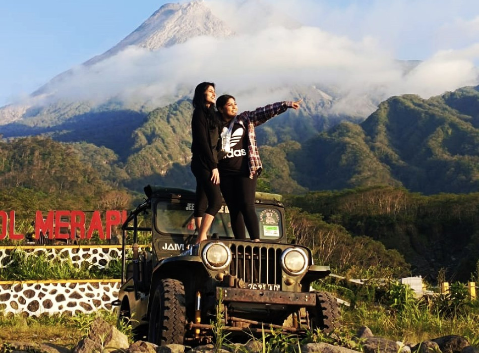 Sunrise Borobudur Merapi Jeep Lava Tour