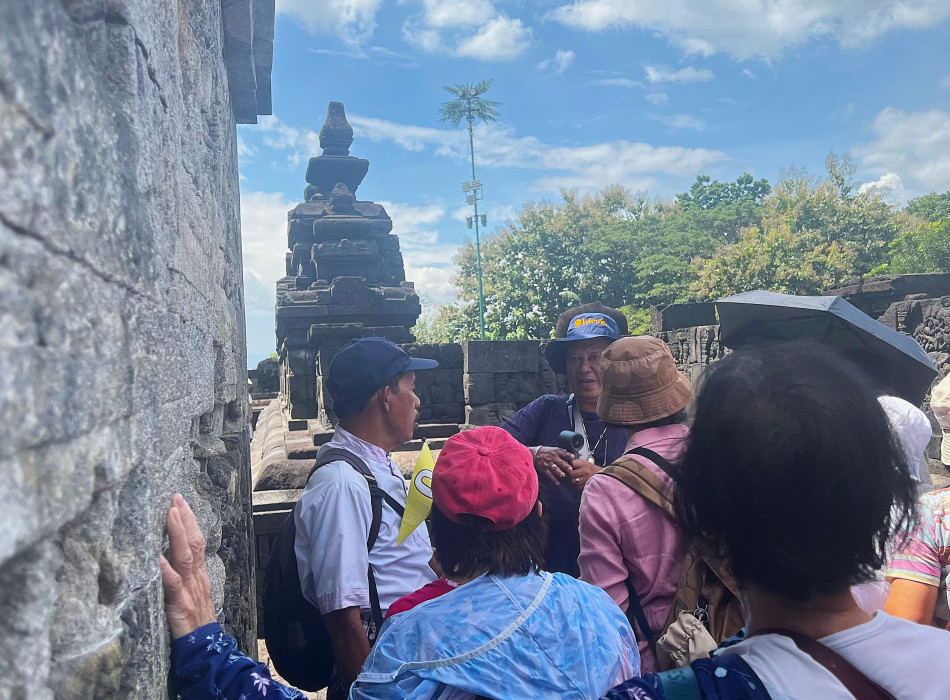 Borobudur Tours