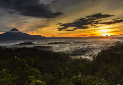 Sunrise Gaxing Punthuk Setumbu Borobudur Merapi Jeep Prambanan